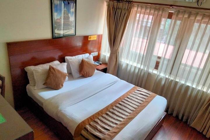 Room 34 of 76