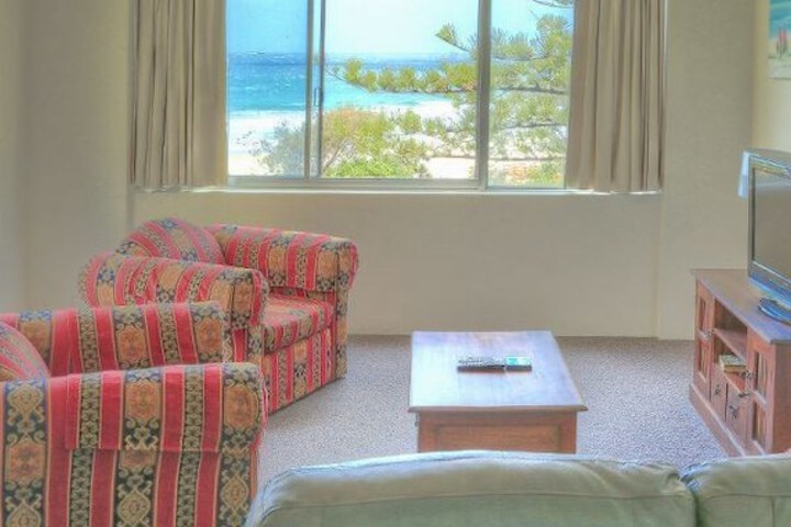 Room 26 of 180