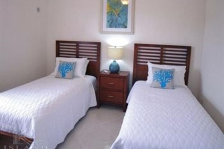 Room 5 of 25