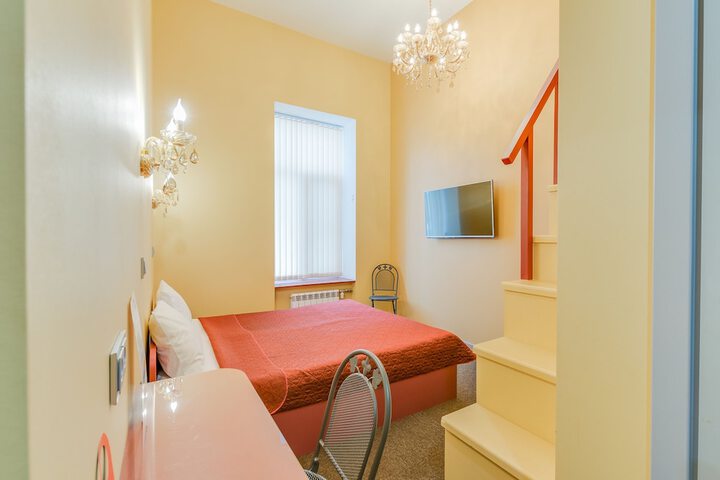 Room 10 of 69