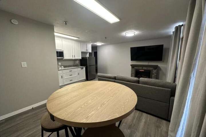 Room 12 of 16