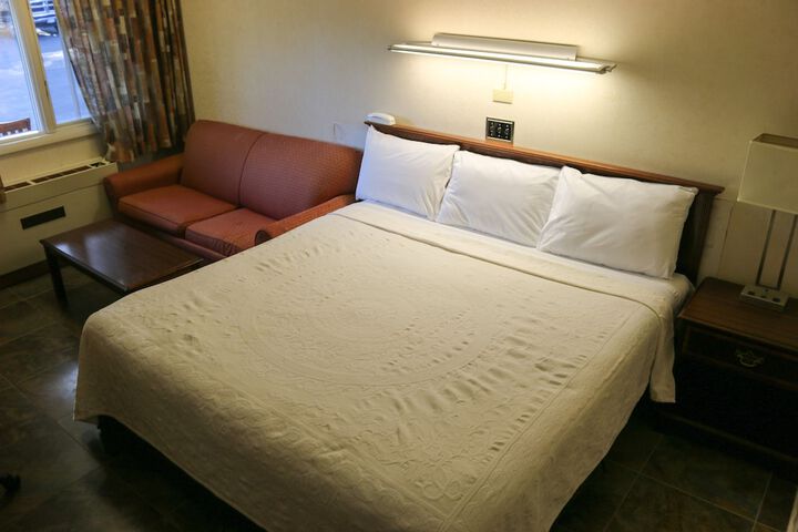 Room 62 of 156
