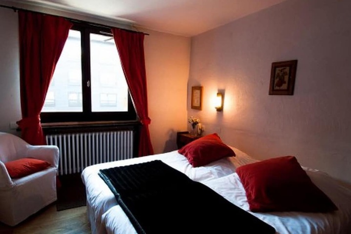 Room 13 of 26