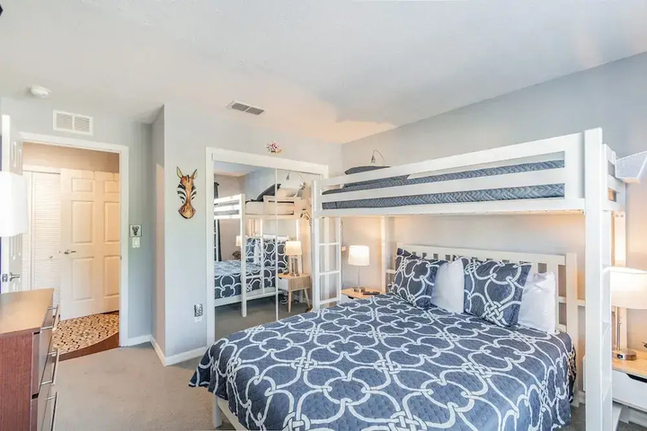 Room 4 of 22