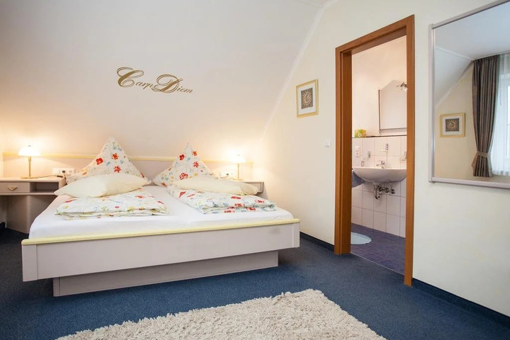 Room 2 of 20