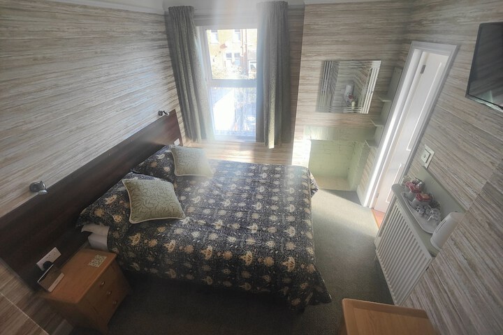 Room 27 of 56