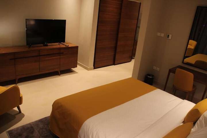 Room 21 of 57
