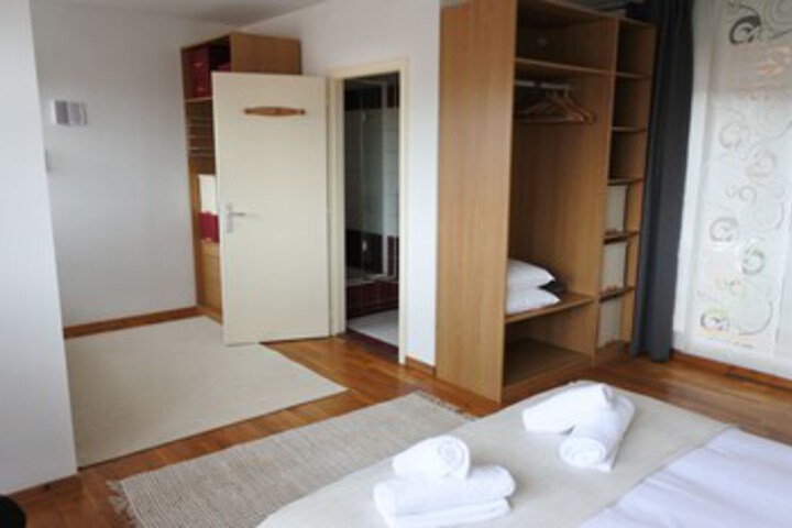 Room 35 of 39