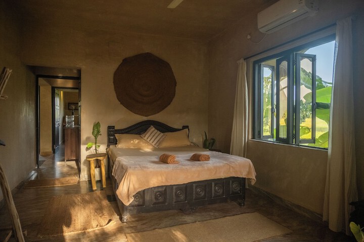 Room 8 of 34