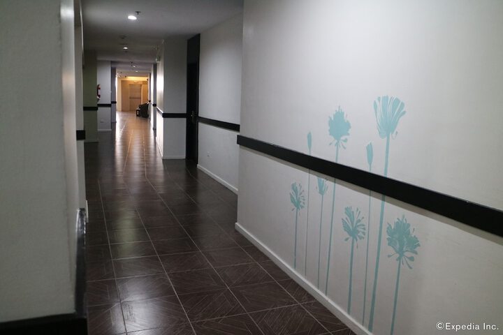 Ballroom/Hall 58 of 60