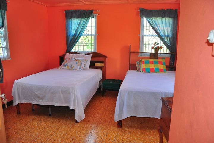 Room 7 of 10