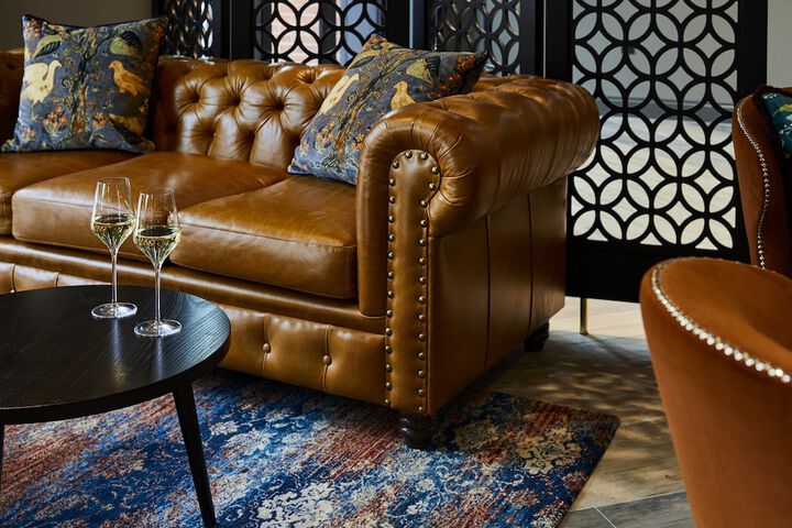 Lounge 67 of 108