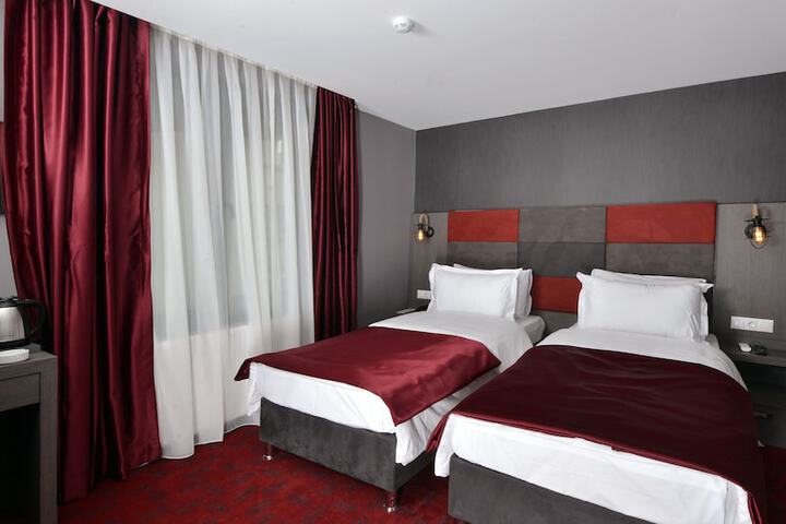 Room 10 of 44