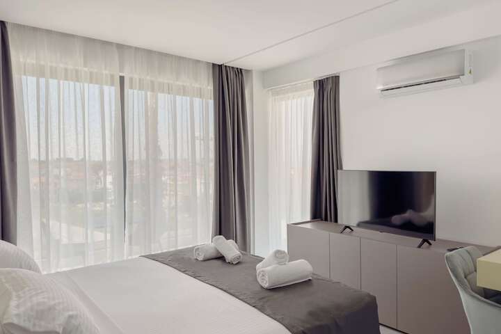 Room 6 of 55