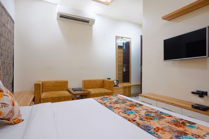 Room 18 of 32
