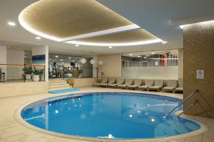 Pool Hotel