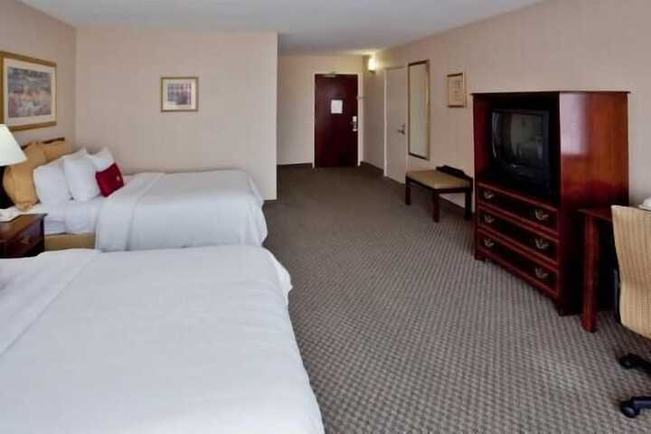Room 6 of 16