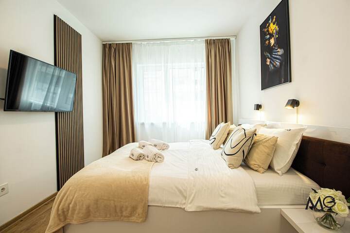 Room 119 of 653