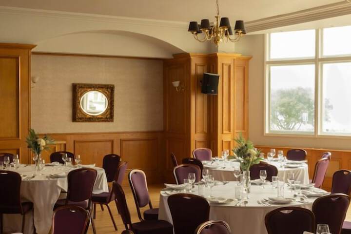 Ballroom/Hall 44 of 54