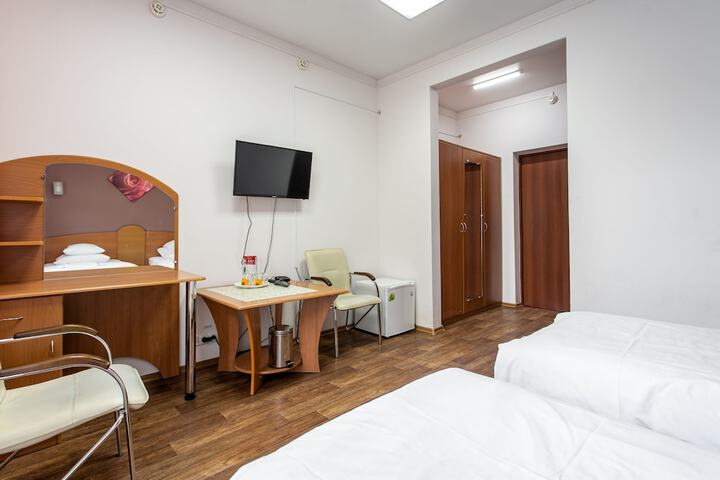 Room 13 of 33