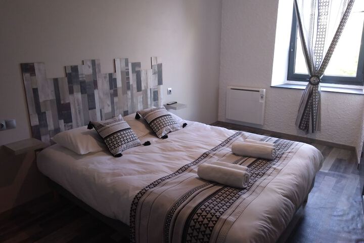 Room 5 of 38