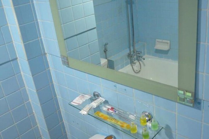 Room 17 of 26