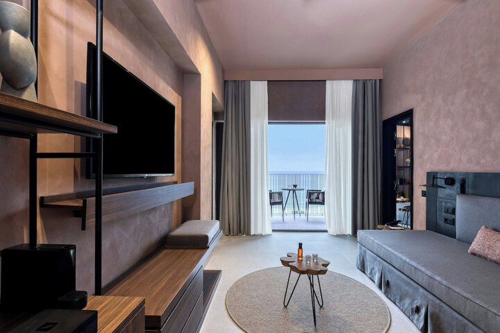Room 51 of 170