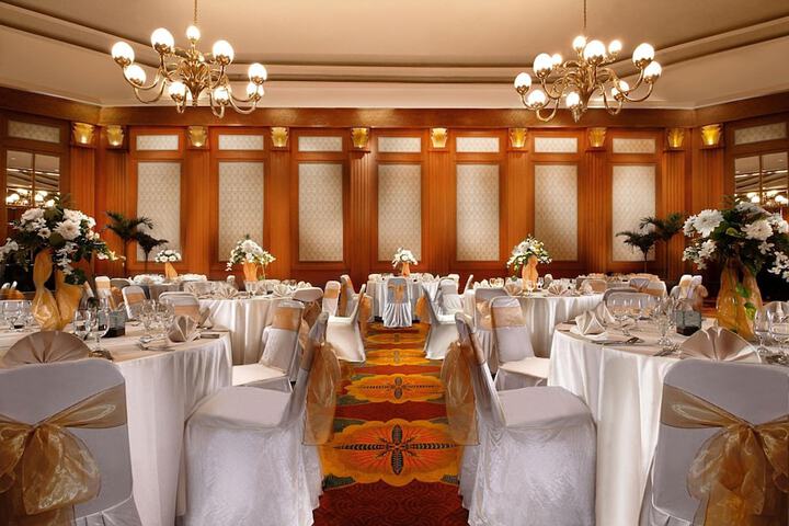 Ballroom/Hall 25 of 31
