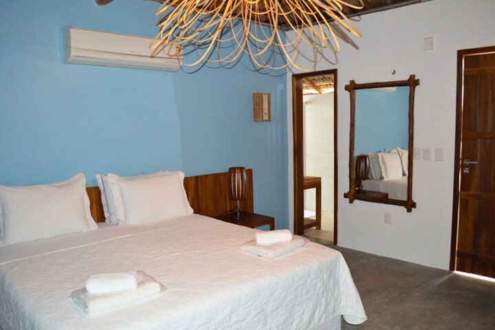 Room 27 of 90