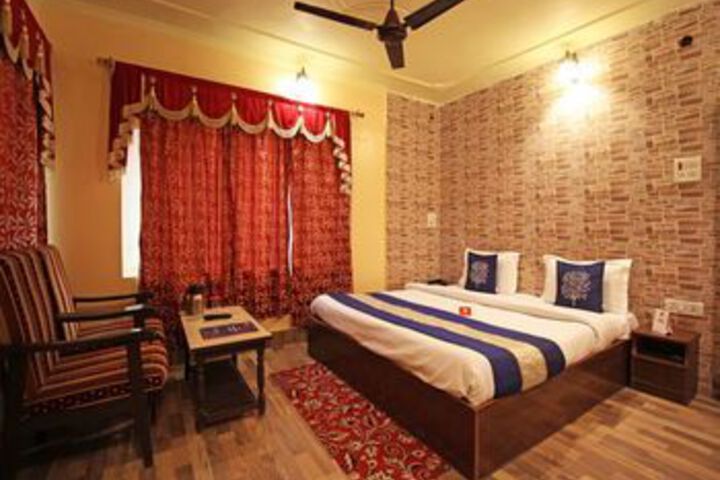 OYO 4529 Hotel Star of Kashmir