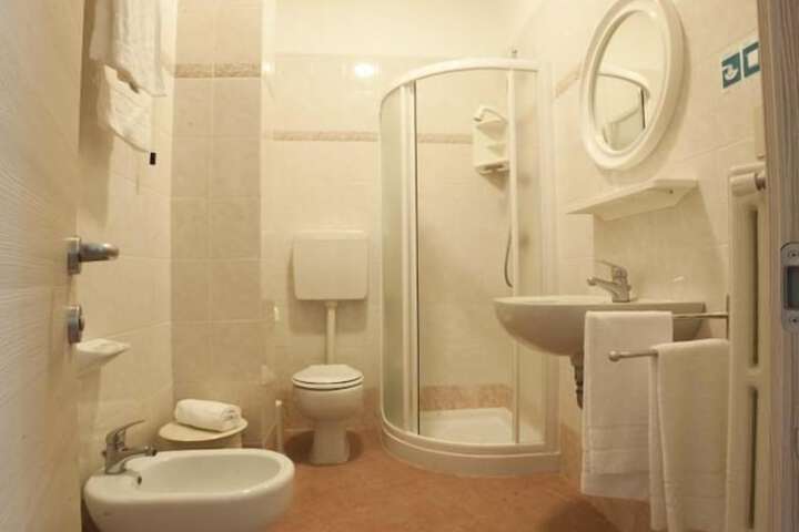 Room 9 of 53
