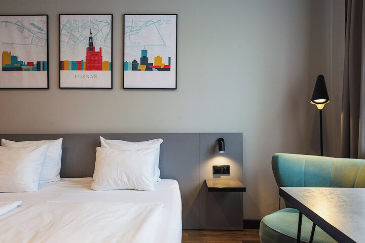 Room 18 of 65