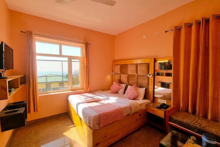 Room 21 of 34
