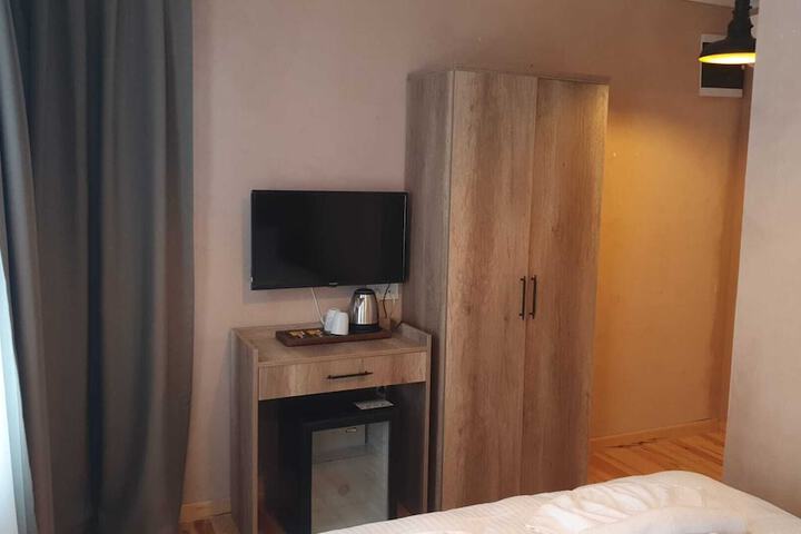 Room 12 of 32