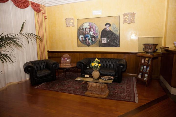 Room 17 of 39