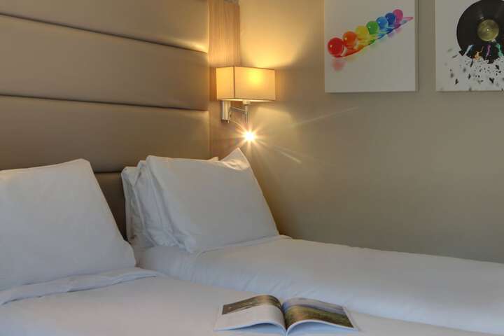 Room 7 of 29