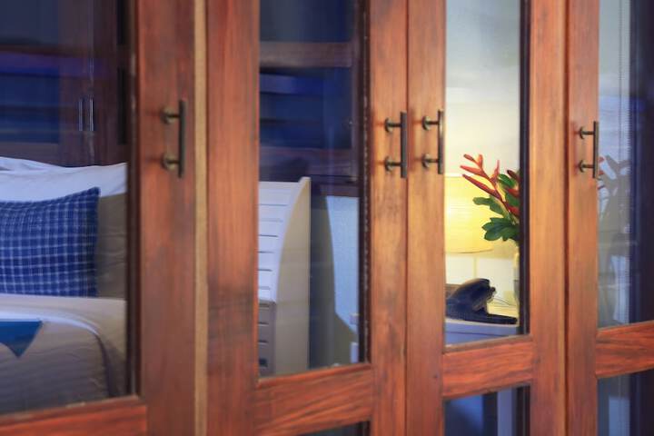 Room 4 of 49