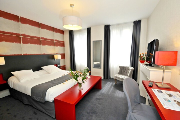 Room 5 of 33