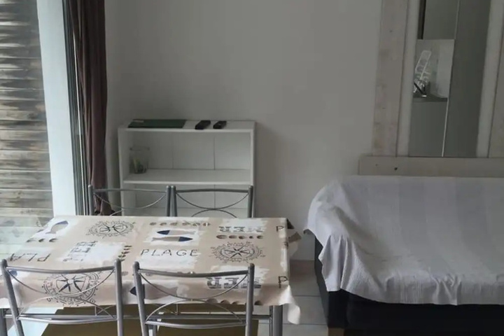 Room 4 of 15