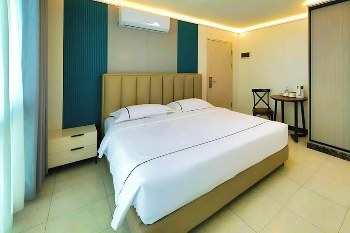Room 18 of 43