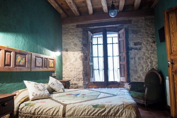 Room 10 of 28