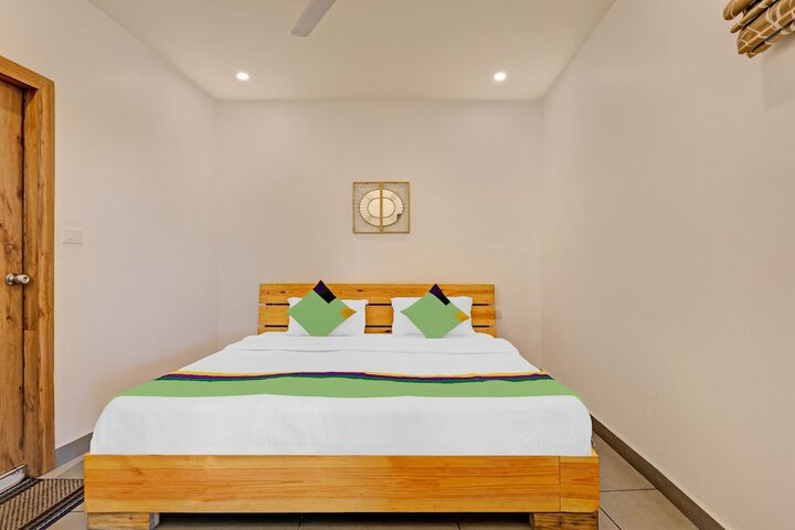 Room 6 of 36