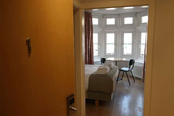 Room 32 of 56