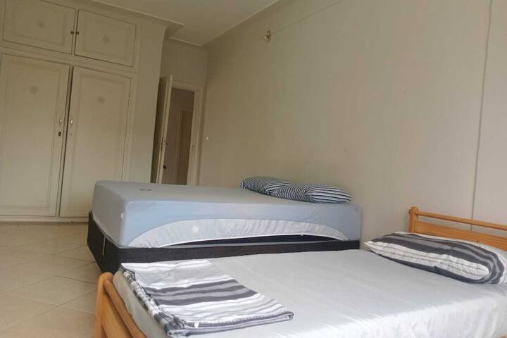 Room 13 of 28
