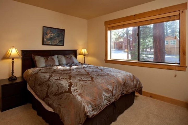Room 4 of 18