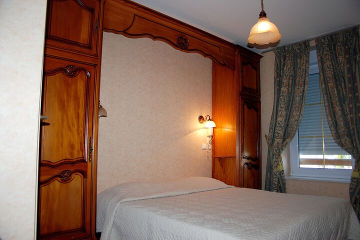 Room 5 of 44