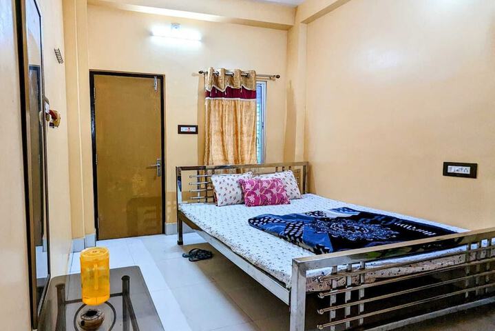 Room 6 of 13