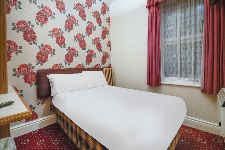 Room 7 of 21