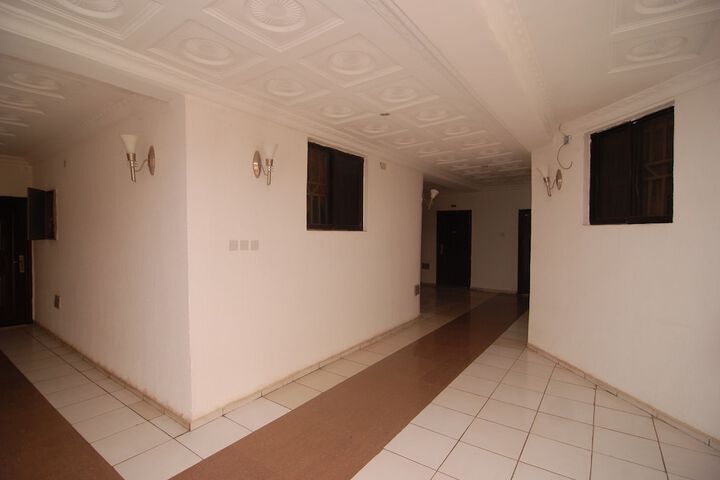 Ballroom/Hall 34 of 40