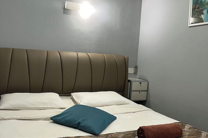 Room 21 of 126
